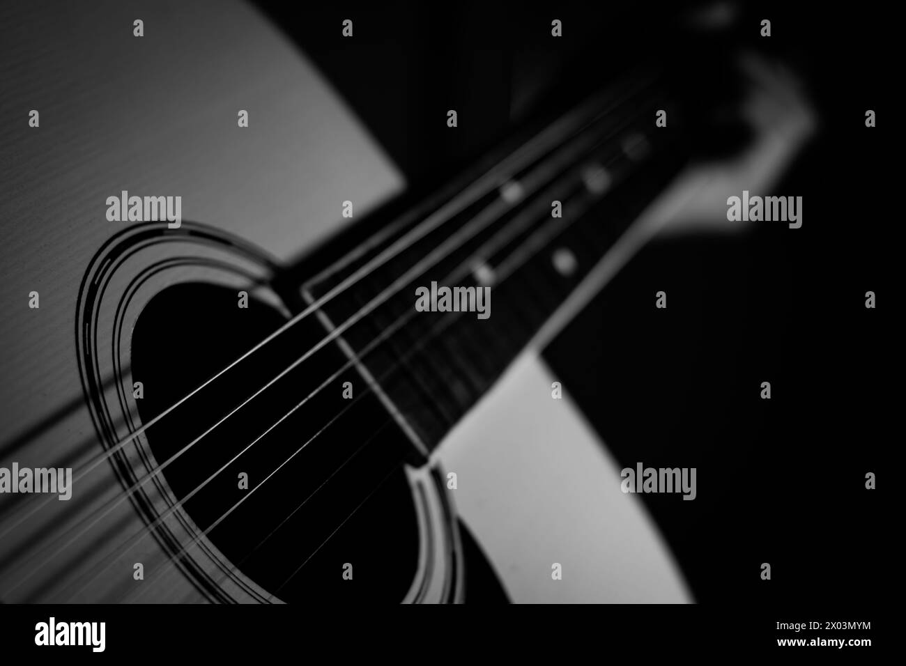 Gros plan de guitare acoustique.fond de musique Banque D'Images