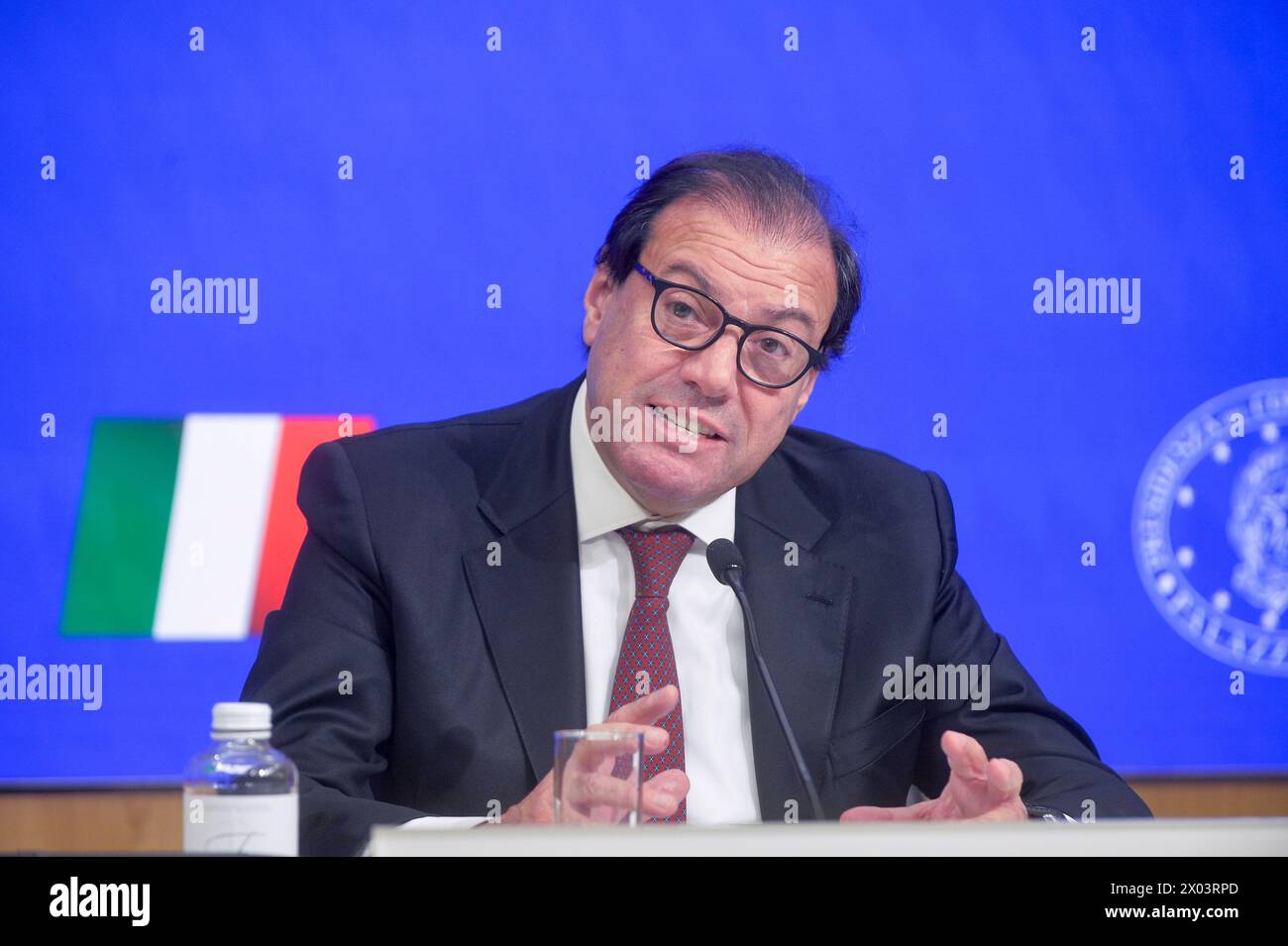 Italie, Rome, le 9 avril 2024 : Maurizio Leo, vice-ministre de l'économie et des Finances, rencontre la presse après le Conseil des ministres photo © Stefano Carofei/Sintesi/Alamy Live News Banque D'Images