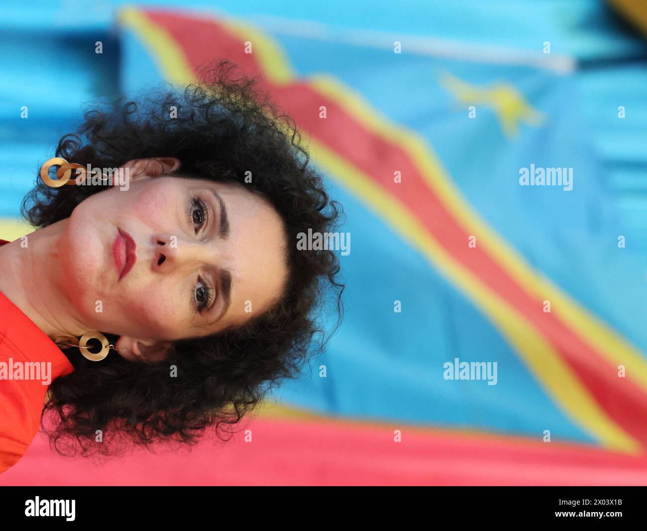 Kinshasa, Congo. 09th Apr, 2024. La ministre des Affaires étrangères Hadja Lahbib photographiée lors d'une réunion avec des étudiants de l'Université des Sciences de l'information et de la communication (UNISIC), concernant les fausses nouvelles, la propagande et l'impact sur la démocratie, à Kinshasa, Congo, mardi 09 avril 2024. Le ministre belge Lahbib est en visite officielle de deux jours en République démocratique du Congo. BELGA PHOTO BENOIT DOPPAGNE crédit : Belga News Agency/Alamy Live News Banque D'Images