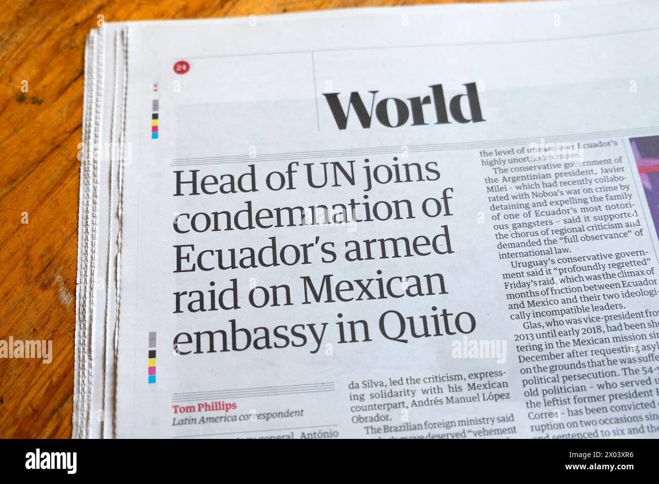 "Le chef de l'ONU se joint à la condamnation du raid armé de l'Équateur contre l'ambassade du Mexique à Quito" titre du journal Guardian 8 avril 2024 Londres Royaume-Uni Banque D'Images