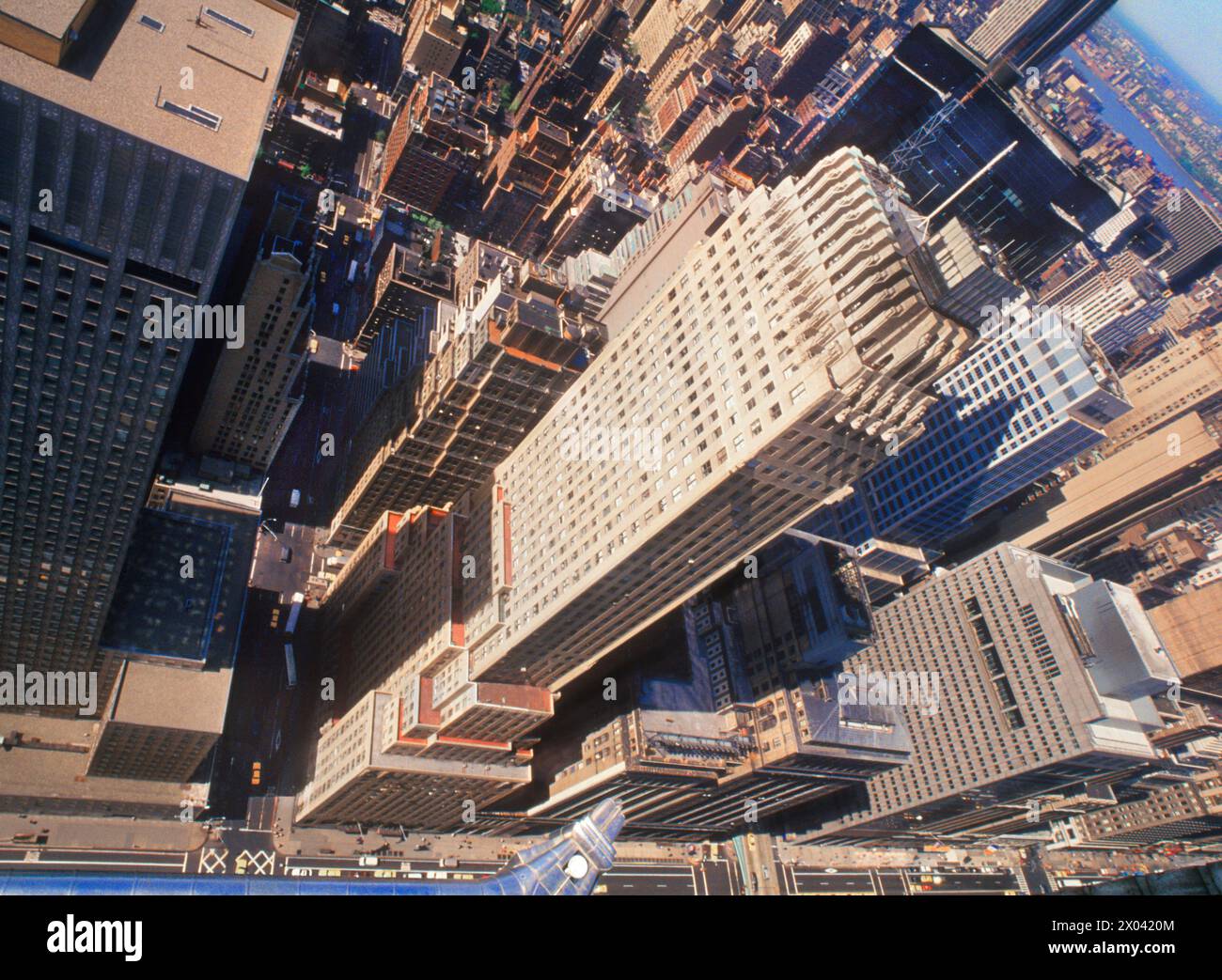 Vue aérienne sur le toit depuis le Chrysler Building. Gargouille. Midtown Manhattan vu d'en haut. Gratte-ciel New York, États-Unis. Banque D'Images