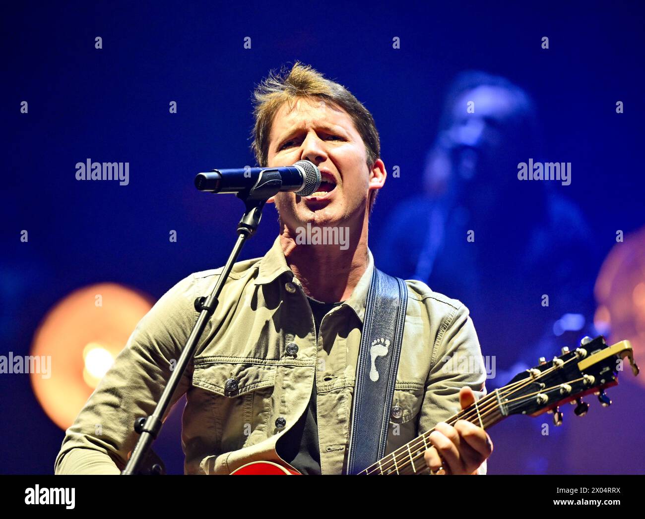 Londres, Royaume-Uni. 09th Apr, 2024. James Blunt se produit lors de sa tournée mondiale Who We Used To Be en 2024 au Royal Albert Hall de Londres, au Royaume-Uni. Crédit : LFP/Alamy Live News Banque D'Images