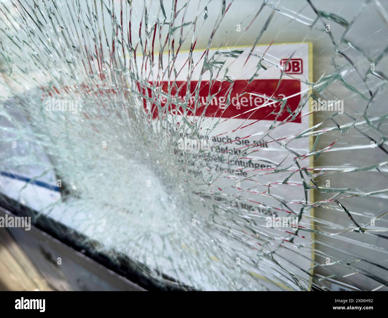 Vandalisme dans une gare le 20 mars 2024 à Marktoberdorf, Allemagne Banque D'Images