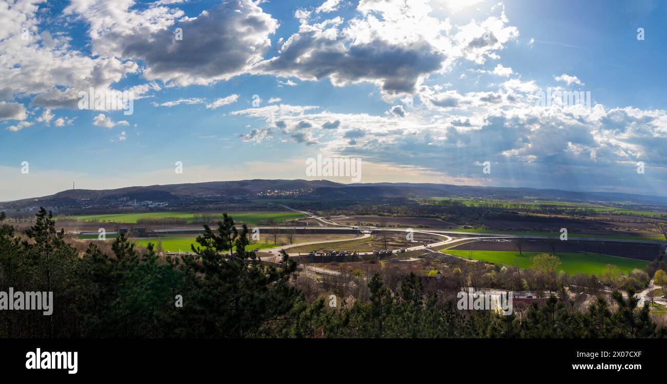 Vue panoramique sur l'autoroute M85 en construction, Sopron, Hongrie Banque D'Images