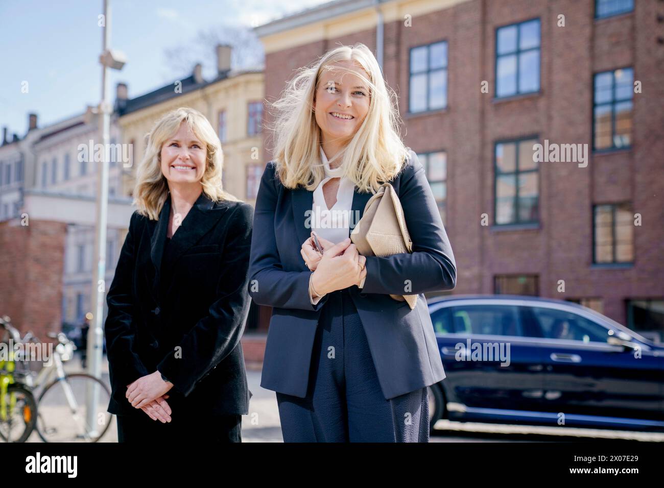 Oslo 20240410.la princesse héritière mette-Marit et la maire d'Oslo, Anne Lindboe, en visite officielle à l'Académie des arts d'Oslo Photo : Stian Lysberg Solum / NTB Banque D'Images