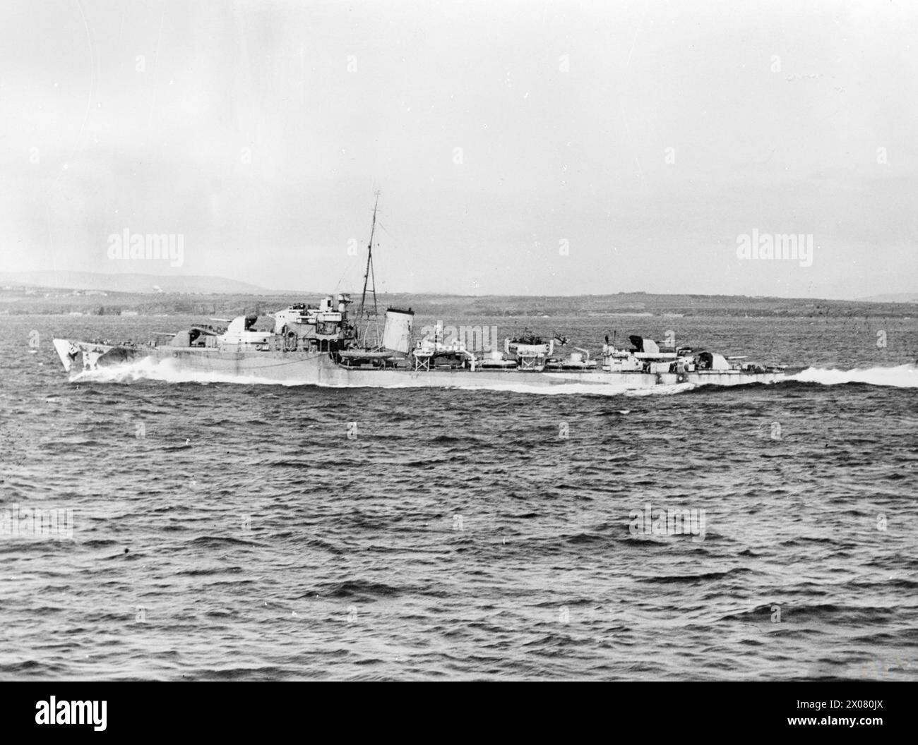 Le HMS Scourge, un destroyer de classe S, est en mer le 12 octobre 1943. Banque D'Images
