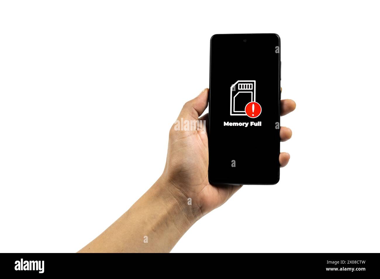 Concepts de problèmes cellulaires. Main d'homme tenant le téléphone intelligent avec l'icône de stockage complet sur l'écran isolé sur fond blanc. Tous les graphiques à l'écran sont faits U. Banque D'Images