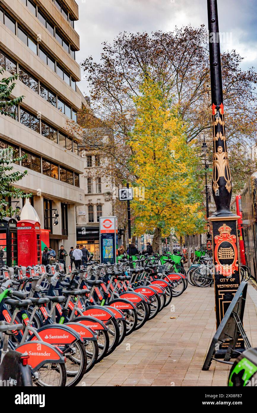 Vélo à louer garé dans les rues de Londres, Royaume-Uni Banque D'Images
