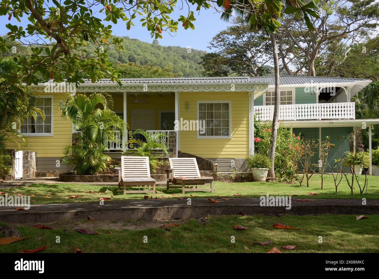 Maisons à Port Elizabeth, Bequia Island, St Vincent et les Grenadines, Caraïbes Banque D'Images