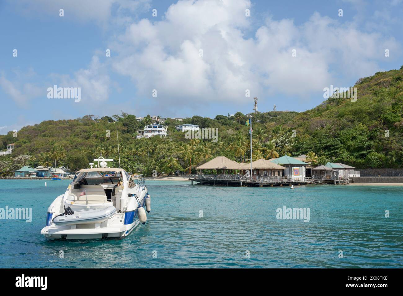 Le légendaire Basil's Bar à Britannia Bay, Mustique Island, St Vincent et les Grenadines, Caraïbes Banque D'Images