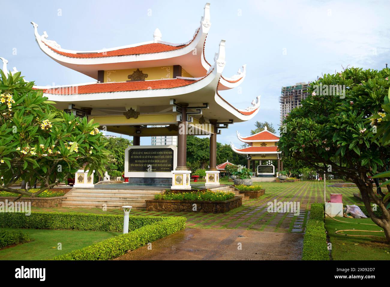 VUNG TAU, VIETNAM - 21 DÉCEMBRE 2015 : deux gazebos avec des citations des écrits du premier président vietnamien Ho Chi Minh au mémorial Banque D'Images