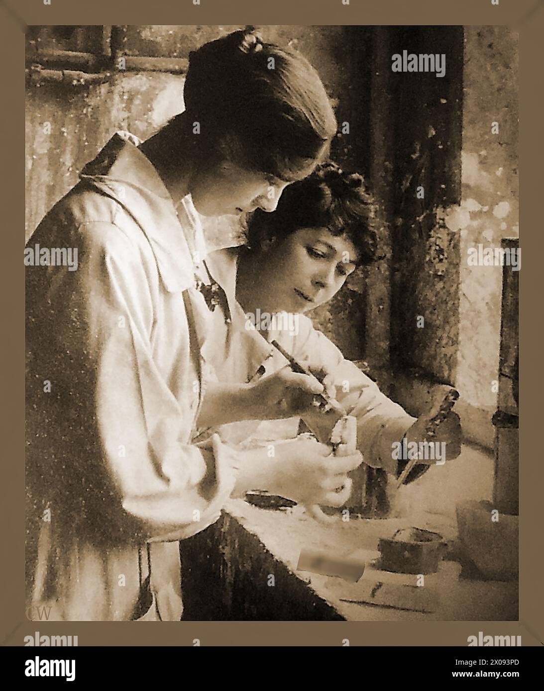 Première Guerre mondiale - les femmes britanniques techniciens dentaires au travail. Banque D'Images