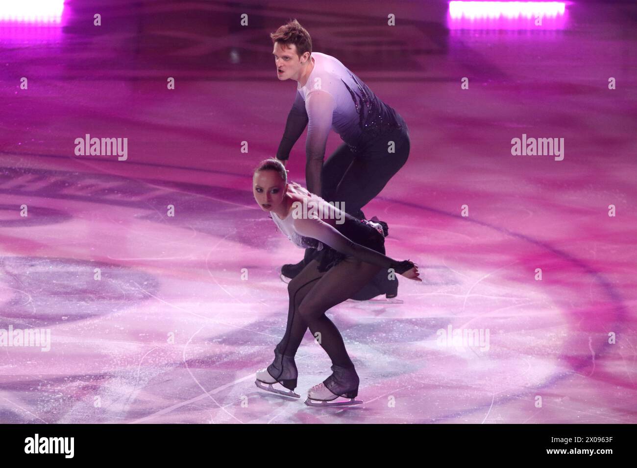 Evgenia Medvedeva athlète se produit dans la deuxième partie du programme de patinage artistique lors du salon de glace de l'équipe Eteri Tutberidze - Champions on Ice in Pétersbourg, au complexe sportif Yubileyny. Banque D'Images
