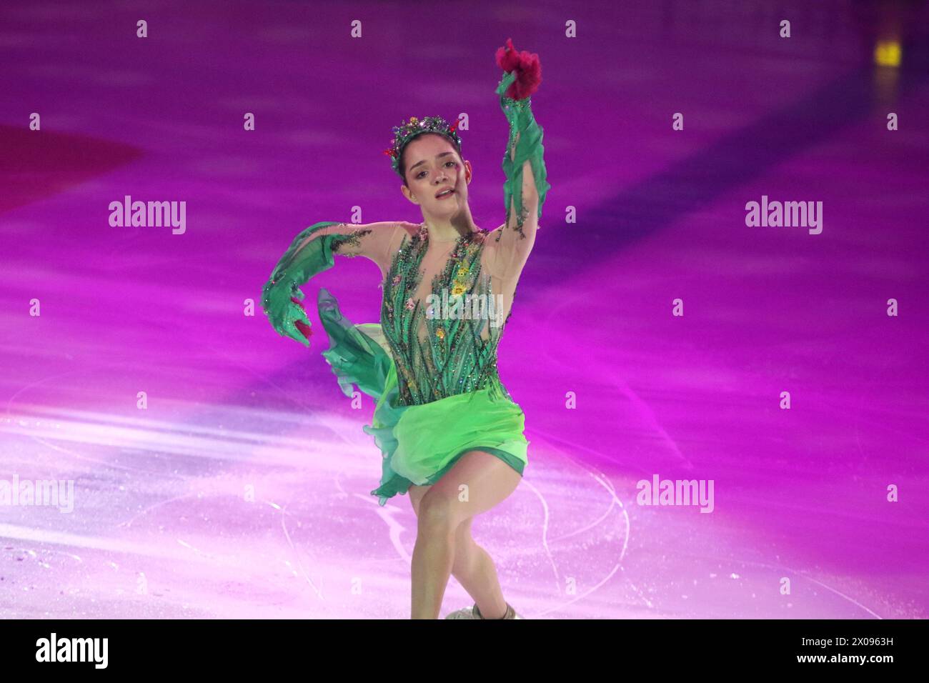 Evgenia Medvedeva athlète se produit dans la deuxième partie du programme de patinage artistique lors du salon de glace de l'équipe Eteri Tutberidze - Champions on Ice in Pétersbourg, au complexe sportif Yubileyny. Banque D'Images