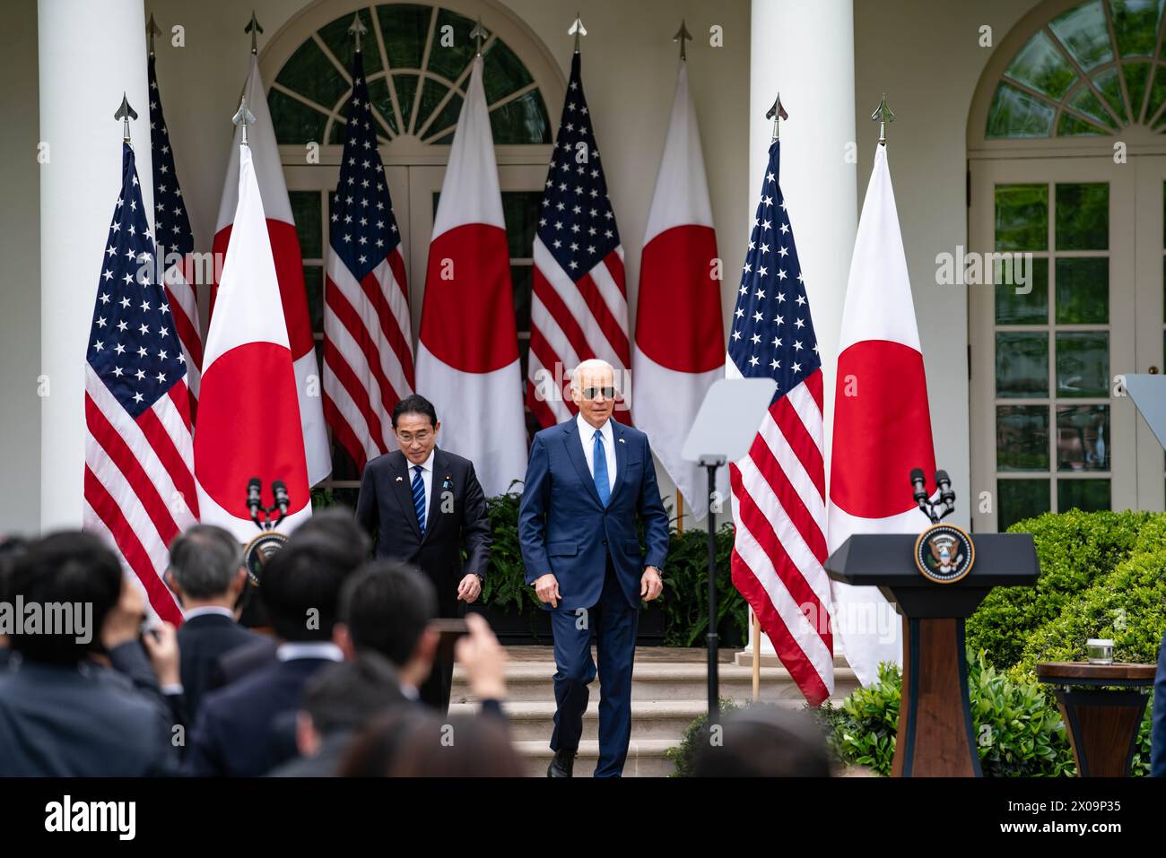 10 avril le président Joe Biden organise une conférence de presse conjointe avec la première ministre japonaise Kishida Fumio pour une visite officielle aux États-Unis Banque D'Images