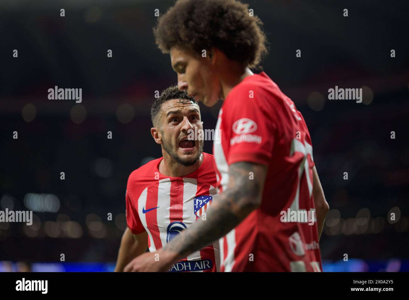 Madrid, Espagne. 10 avril 2024. MADRID, ESPAGNE - 10 AVRIL : Koke de l'Atletico Madrid et Axel Witsel de l'Atletico Madrid lors du quart de finale première manche - UEFA Champions League 2023/24 entre l'Atletico Madrid et le Borussia Dortmund au stade Civitas Metropolitano le 10 avril 2024 à Madrid, Espagne. (Photo de Pablo Morano/BSR Agency) crédit : BSR Agency/Alamy Live News Banque D'Images