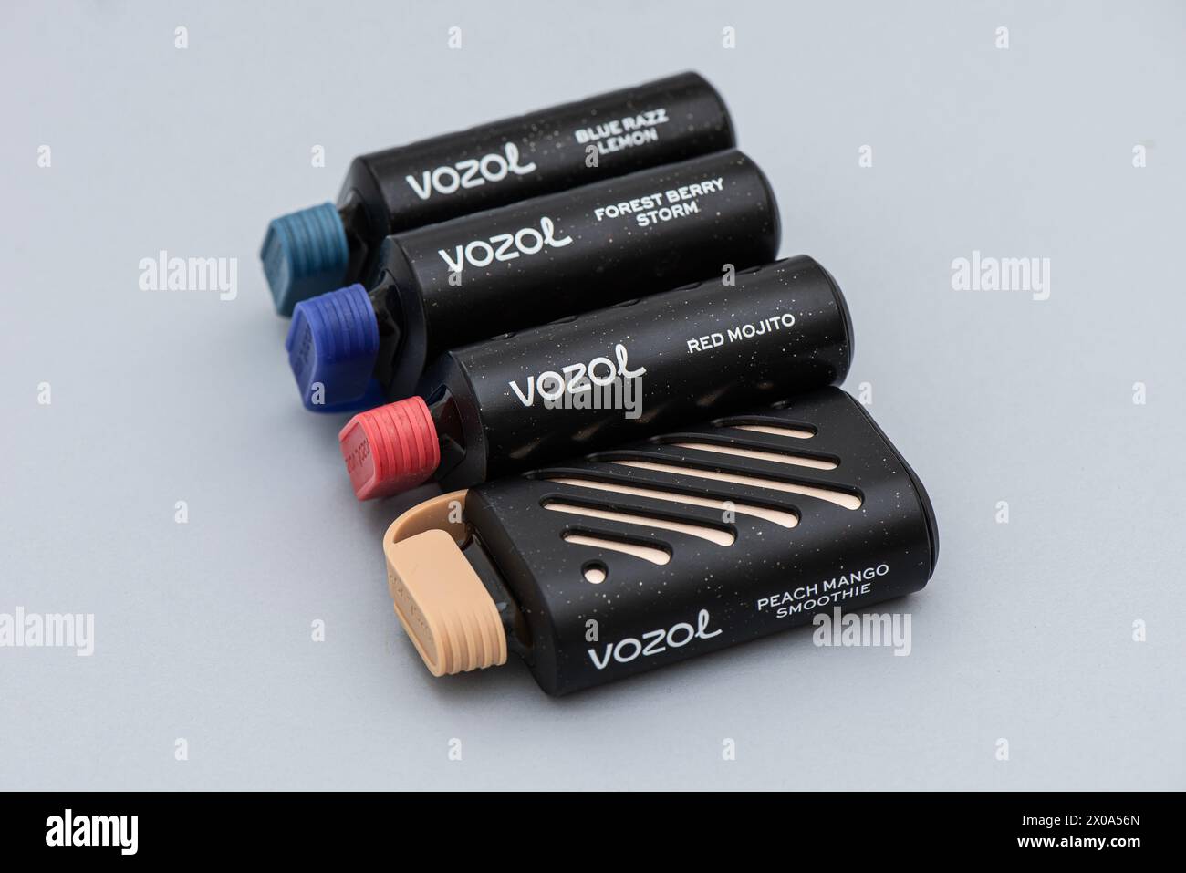 ISTANBUL, TURQUIE - 9 AVRIL 2024 : machine  fumer lectronique Vozol. La cigarette  lectronique (e-cigarette en abrg) est un appareil lectronique Photo  Stock - Alamy