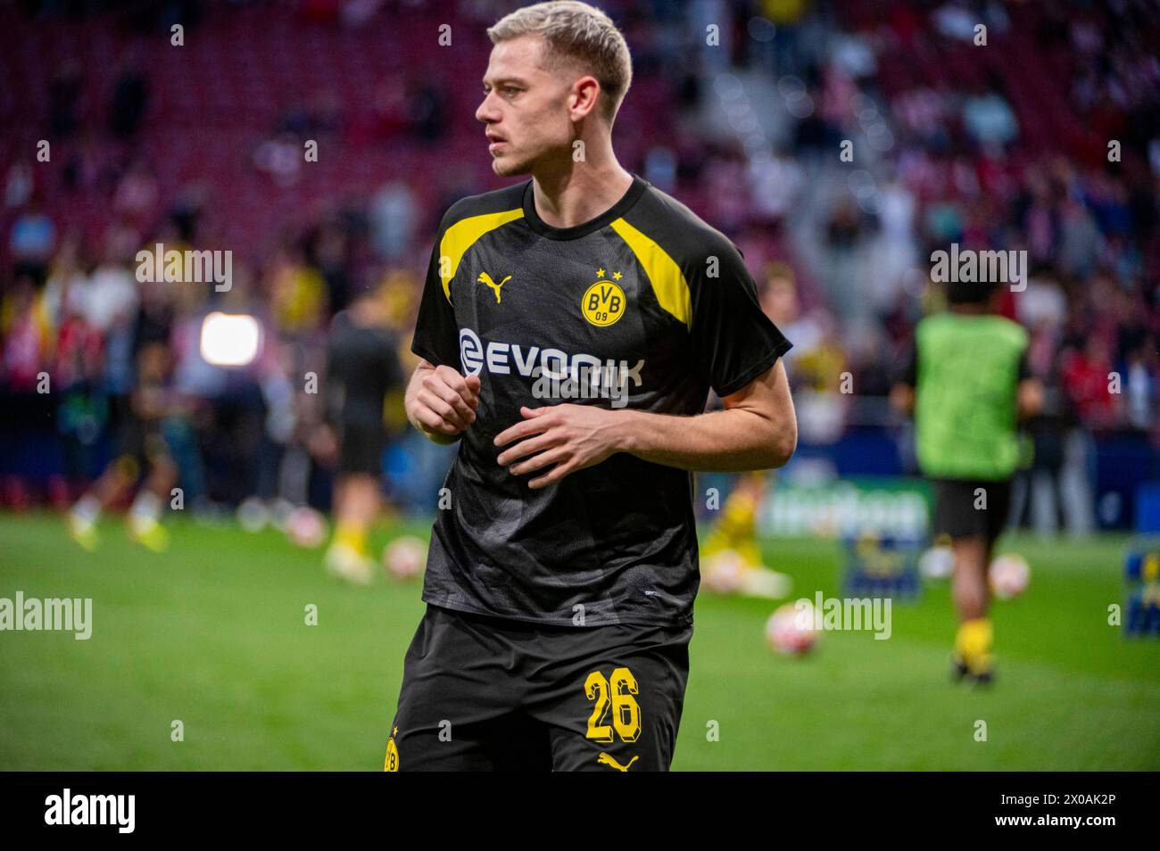 Madrid, Madrid, Espagne. 10 avril 2024. Julian Ryerson, du Borussia Dortmund, s'est échauffé avant le match quart de finale de l'UEFA Champions League entre l'Atletico Madrid et le Borussia Dortmund à l'Estadio Civitas Metropolitano le 10 avril 2024 à Madrid, Espagne. (Crédit image : © Alberto Gardin/ZUMA Press Wire) USAGE ÉDITORIAL SEULEMENT! Non destiné à UN USAGE commercial ! Banque D'Images