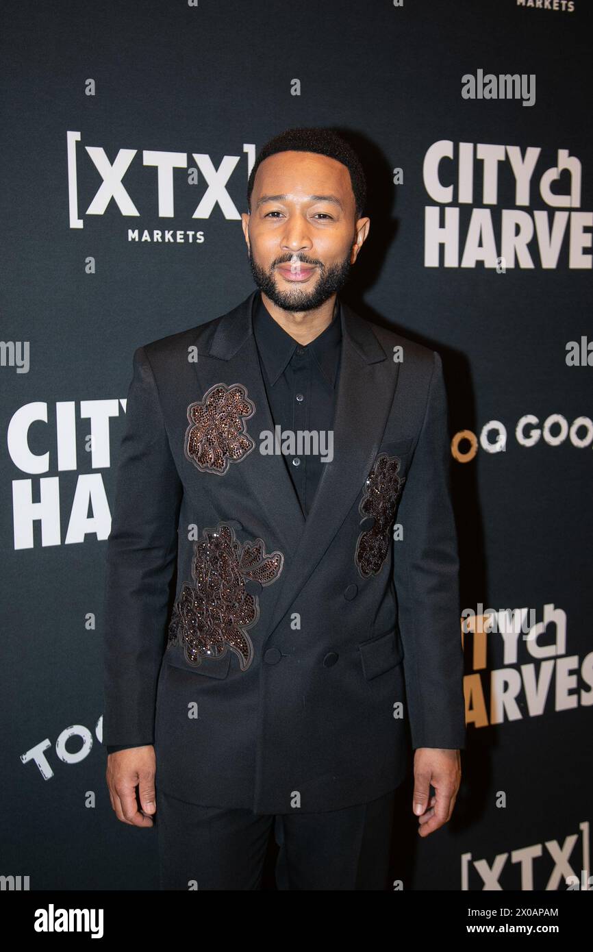 New York, États-Unis. 10 avril 2024. John Legend arrive sur le tapis rouge lorsque City Harvest présente le Gala 2024 : Magic of Motown à Cipriani 42nd Street à New York le mercredi 10 avril 2024. Photo de Serena Xu-Ning/UPI crédit : UPI/Alamy Live News Banque D'Images