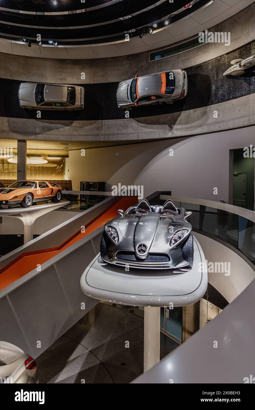 La vue de la Mercedes F400 Carving au musée Mercedes Benz de Stuttgart. Banque D'Images