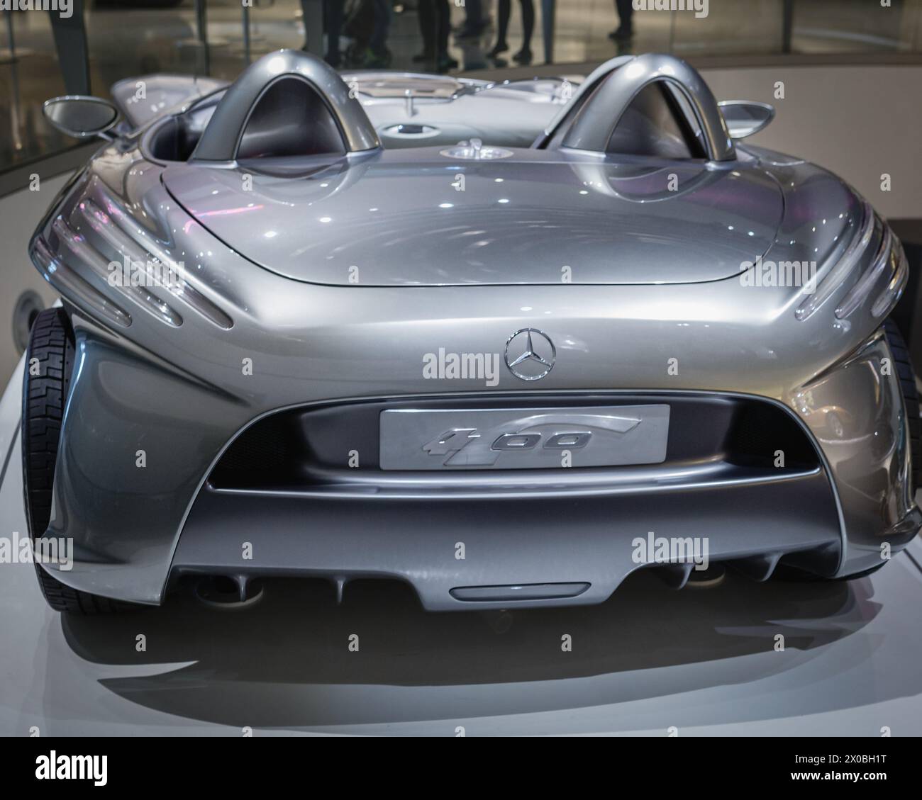 Vue arrière de la Mercedes F400 Carving au musée Mercedes Benz de Stuttgart. Banque D'Images