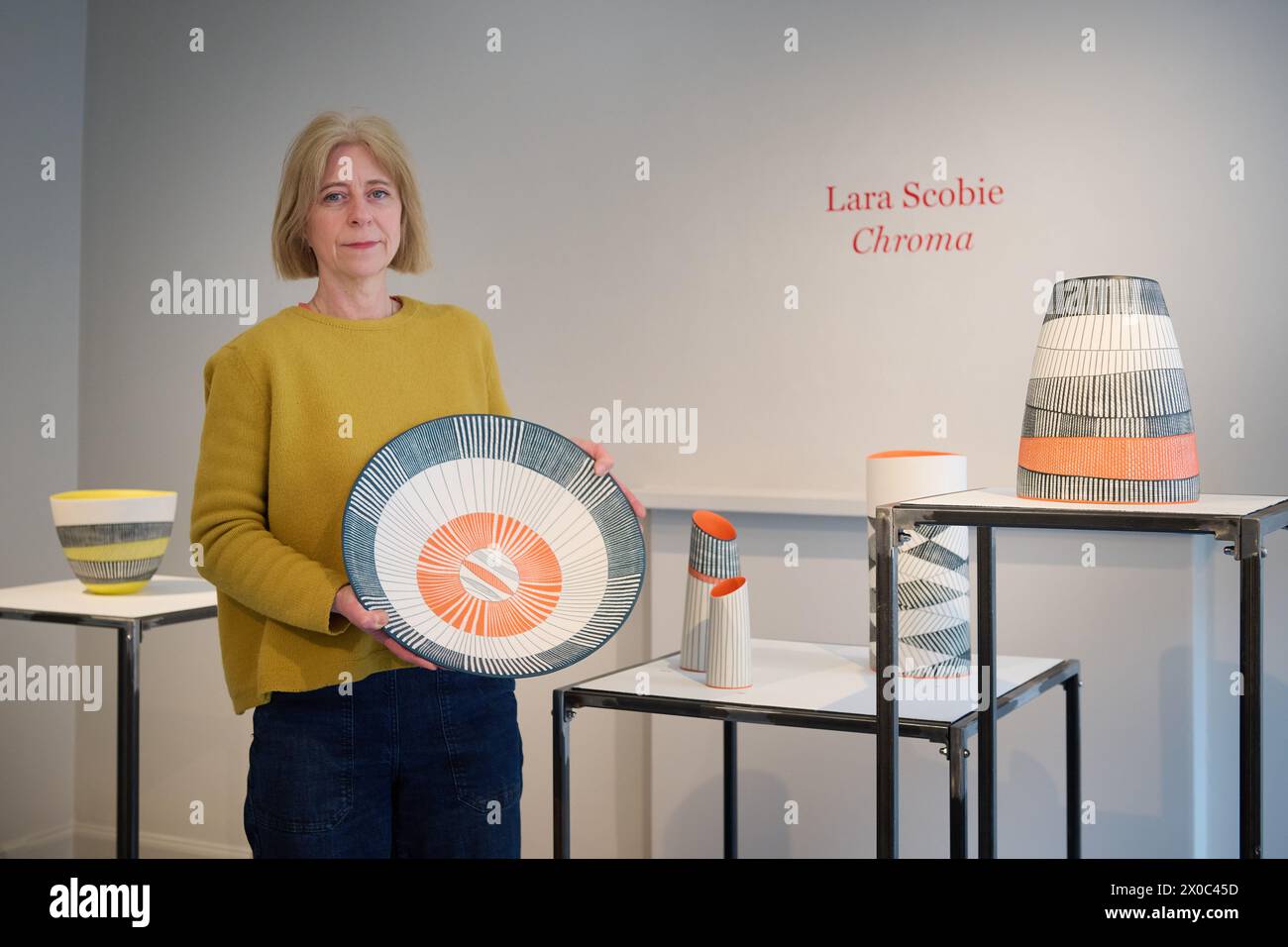 Édimbourg Écosse, Royaume-Uni 11 avril 2024. Chroma par la céramiste Lara Scobie basée à Édimbourg à la Scottish Gallery du 1er avril au 1er juin. crédit sst/alamy live news Banque D'Images