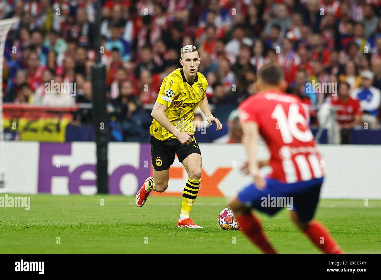 Madrid, Espagne. 10 avril 2024. Nico Schlotterbeck (Dortmund) Football/Football : quarts de finale de l'UEFA Champions League match de 1ère manche entre le Club Atletico de Madrid 2-1 Borrusia Dortmund à l'Estadio Metropolitano de Madrid, Espagne . Crédit : Mutsu Kawamori/AFLO/Alamy Live News Banque D'Images