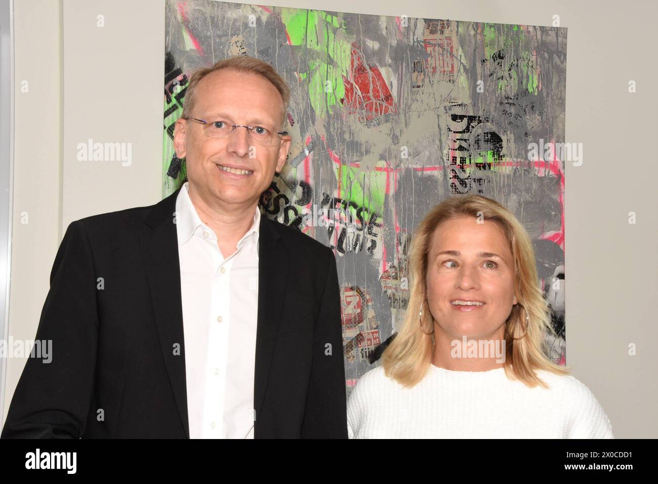 Bernhard Stiedl, Vorsitzender DGB Bayern Verena Bentele, Praesidentin VDK Deutschland e. V., Vorsitzende VDK Bayern e. V. -Paraolympiasiegerin Muenchen 11.04.2024 Presseclub gespraech-Gemeinsam fuer eine sozialvertraegliche Mobilitaetswende in Bayern Breites Buendnis aus AWO, VdK, DGB, IGM, Ver.di, Ver.di, Ver.di, EVG, ADFC, BN und VCD Muenchen *** Bernhard Stiedl, Président DGB Bavaria Verena Bentele, Président VdK Allemagne e V , Présidente VdK Bavaria e V championne paraolympique Munich 11 04 2024 Club de presse discussion ensemble pour un redressement de la mobilité socialement responsable en Bavière large alliance de AWO, VdK, Banque D'Images