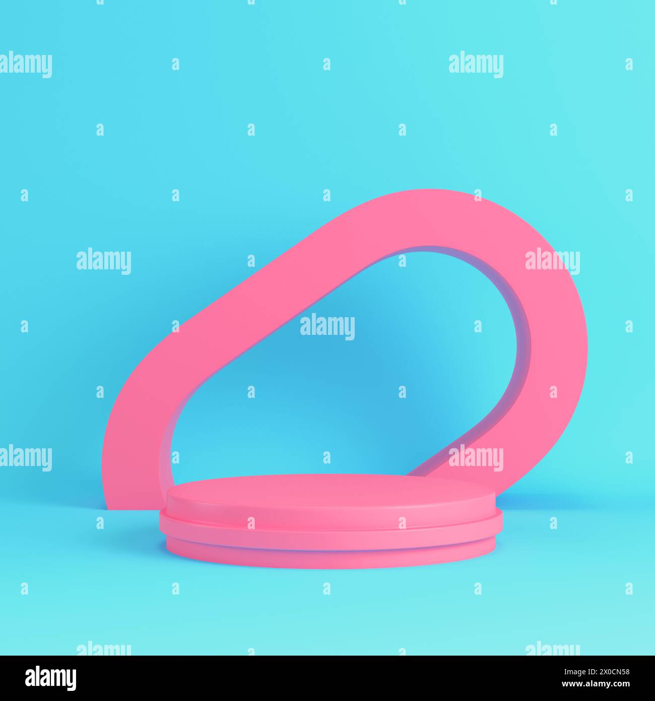 Piédestal cylindrique rose en forme d'arc pour l'affichage du produit sur fond bleu vif dans des couleurs pastel. Concept de minimalisme. rendu 3d. Banque D'Images