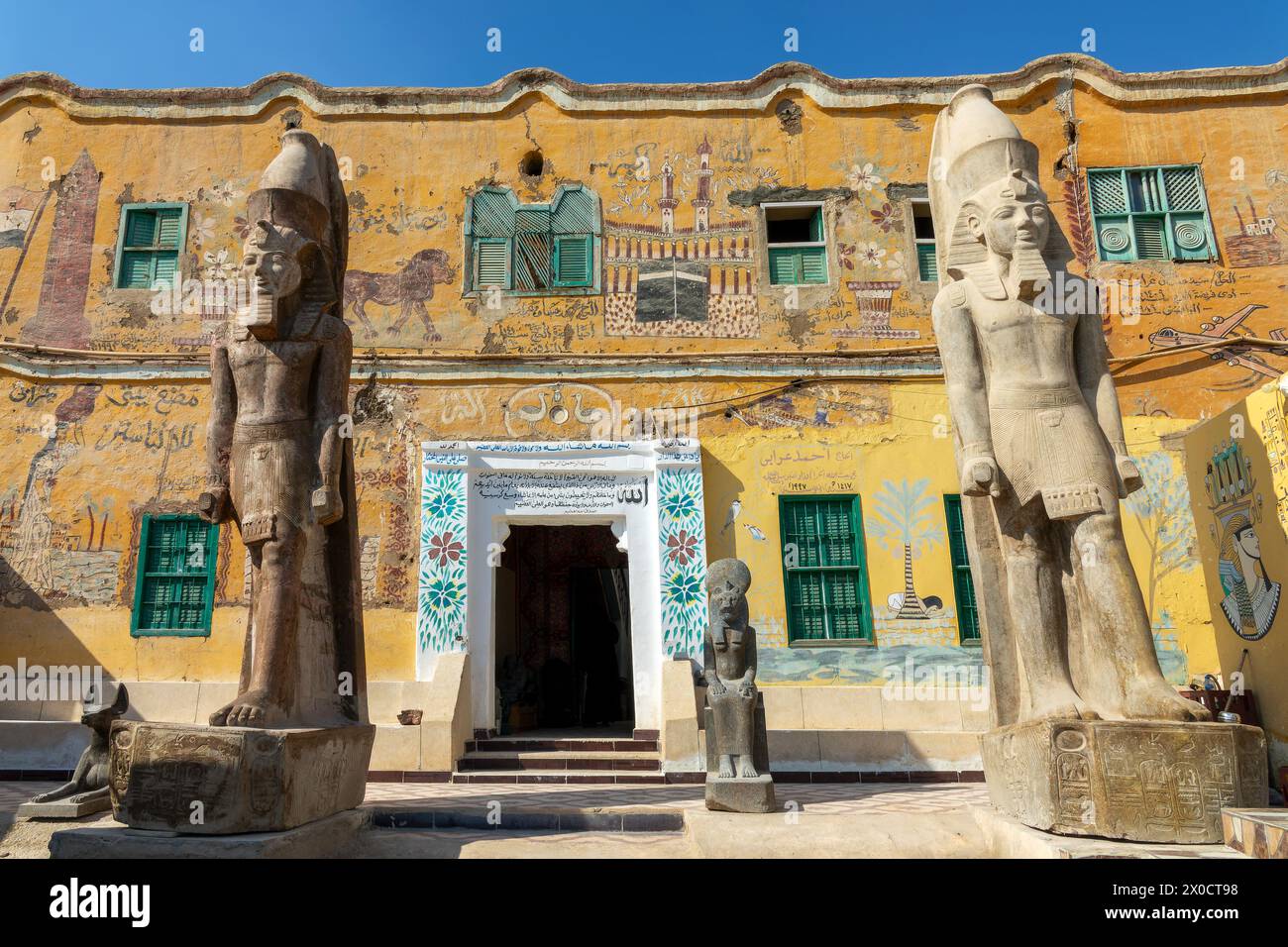 Albâtre et magasin d'antiquités égyptiennes à Louxor, Egypte Banque D'Images