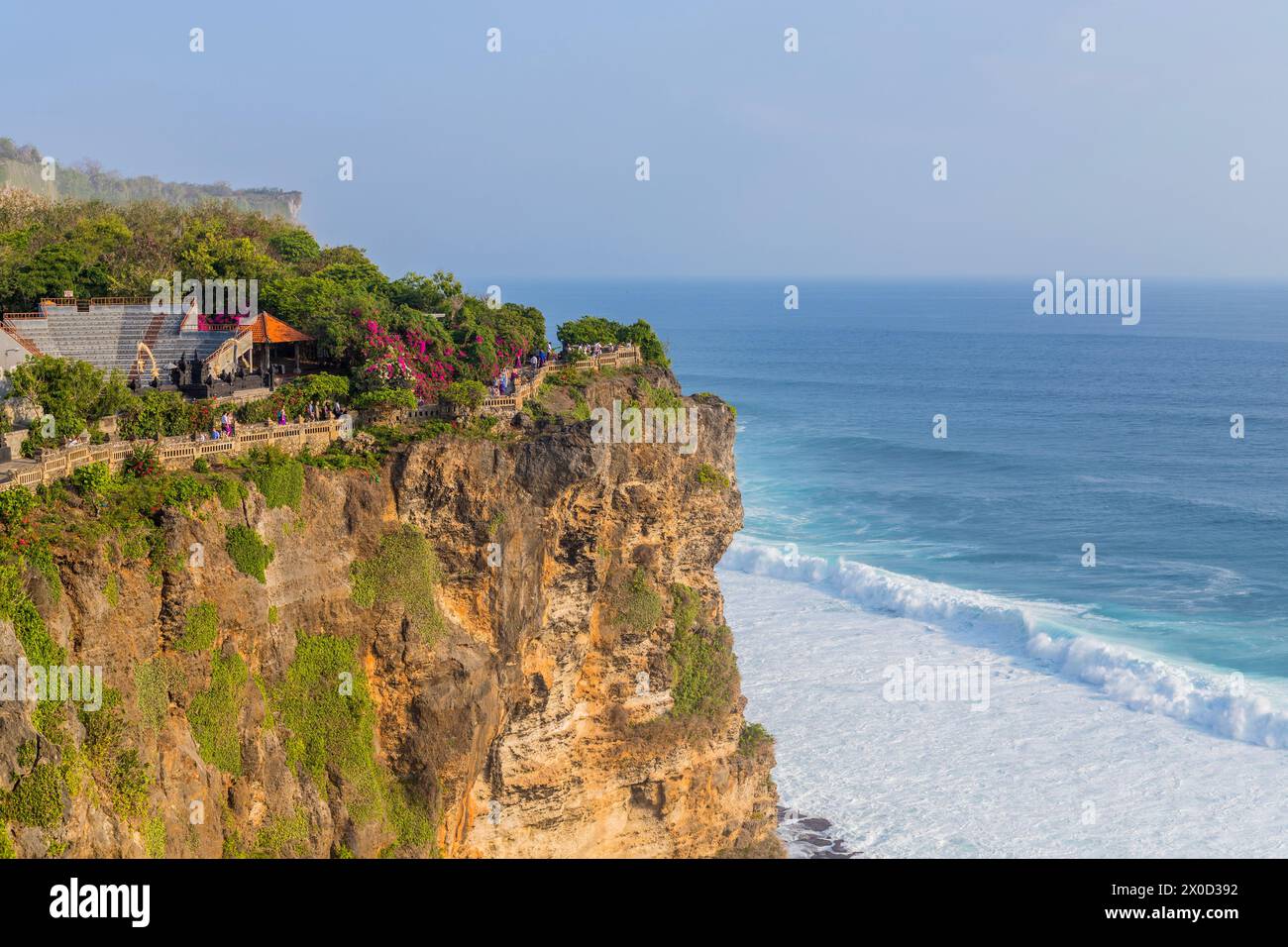 Bali, Indonésie - 17 septembre 2019 : côte près du temple Uluwatu à Bali, Indonésie Banque D'Images