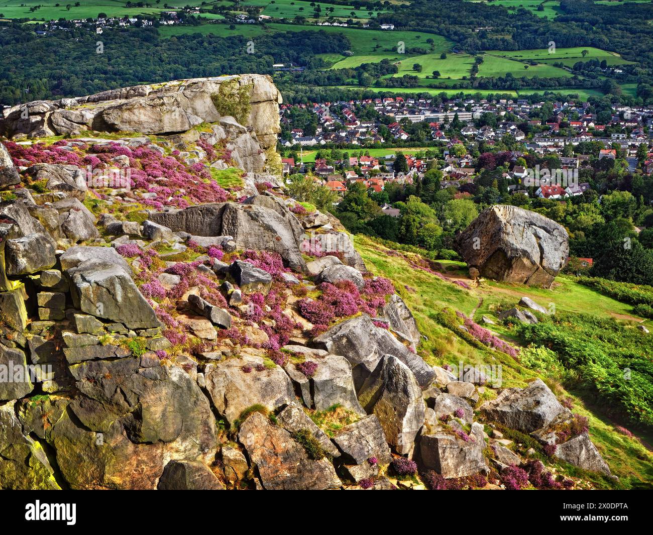 UK, West Yorkshire, Ilkley, Ilkley Moor Cow et Calf Rocks. Banque D'Images