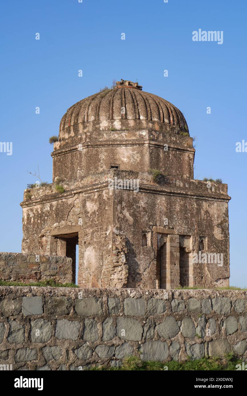 Ruines de Rani Mahal, un ancien palais historique dans Rohtas fort Jhelum Punjab Pakistan, ancien monument du patrimoine indien et de l'architecture vintage Banque D'Images