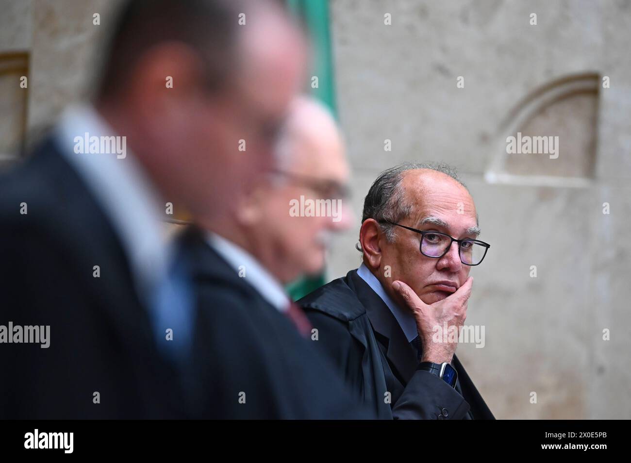 Brasília, DF - 11.04 2024 : SESSÃO DELIBERATIVA NO PLENÁRIO DO STF - photo, Ministre Gilmar Mendes. Ce jeudi (11) la session délibérative aura lieu au STF. (Photo : ton Molina/Fotoarena) Banque D'Images