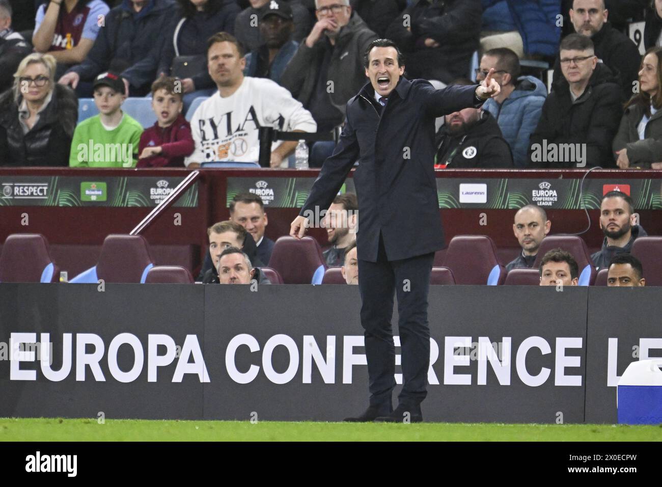 Birmingham, Royaume-Uni. 11 avril 2024. xxxx pendant le match de football UEFA Conference League Quarter final entre Aston Villa et Lille au Villa Park à Birmingham, Angleterre (Foto : Will Palmer/Sports Press photo/C - DÉLAI D'UNE HEURE - ACTIVER FTP UNIQUEMENT SI LES IMAGES DATÉES DE MOINS D'UNE HEURE - Alamy) crédit : SPP Sport Press photo. /Alamy Live News Banque D'Images