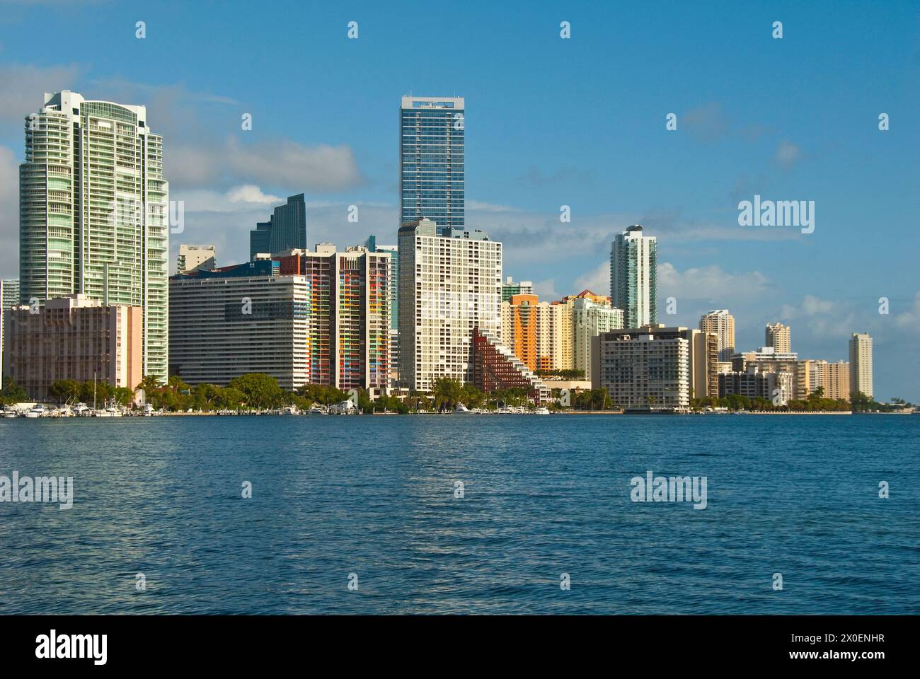 Tours de bureaux et condos du district financier de Brickell Avenue sur Biscayne Bay à Miami, Floride - États-Unis Banque D'Images