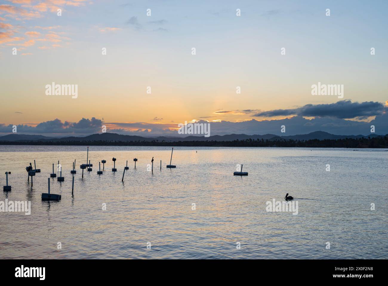 coucher de soleil sur la côte caribéenne du sud-est de porto rico à naguabo Banque D'Images