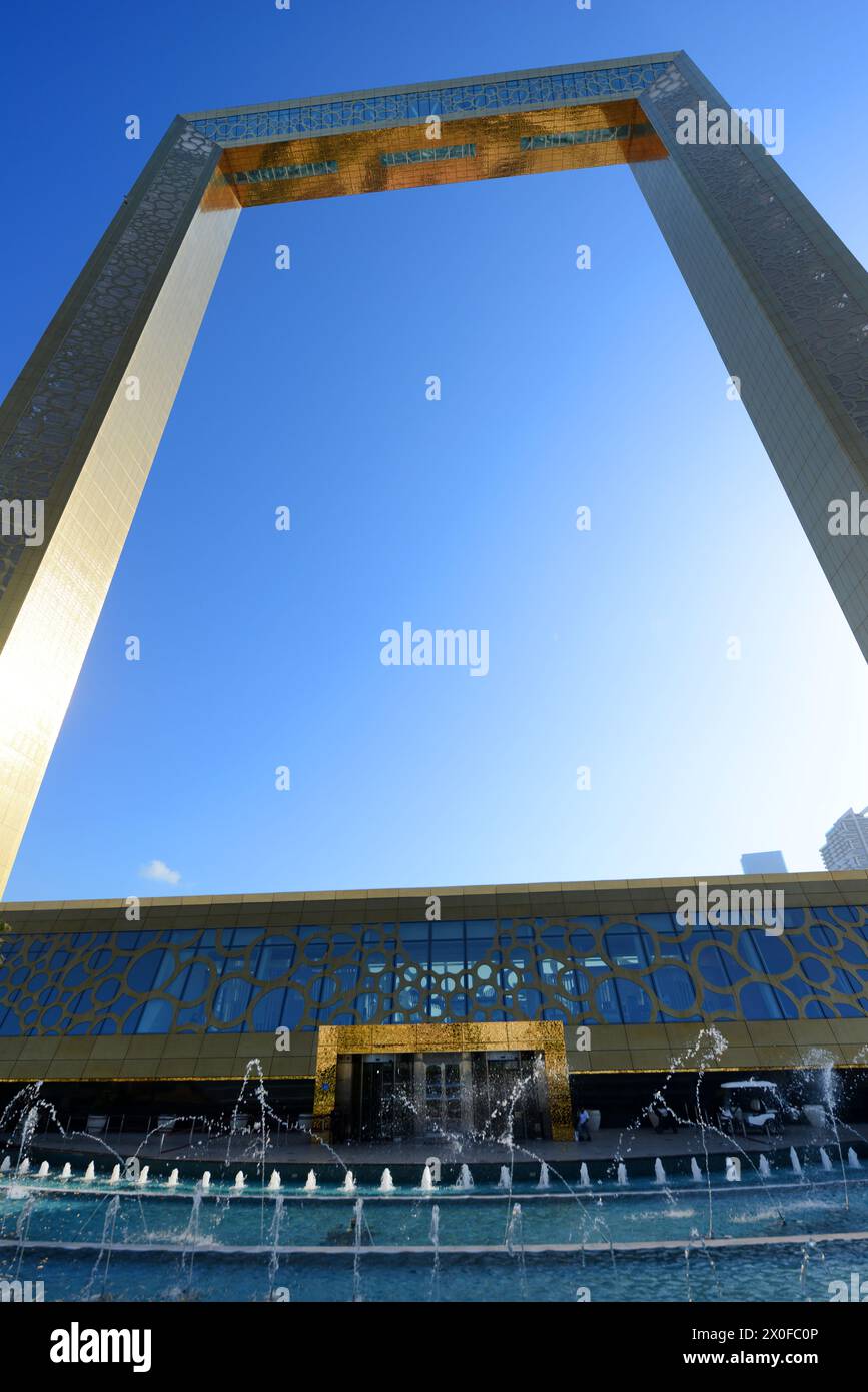 L'emblématique bâtiment Dubai Frame à Dubaï, Émirats arabes Unis. Banque D'Images