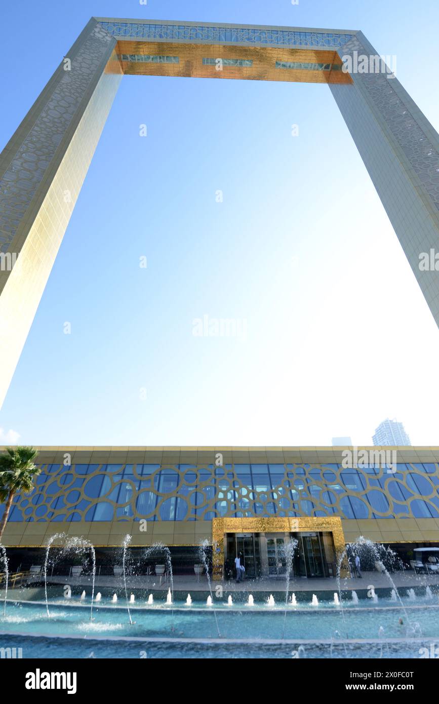 L'emblématique bâtiment Dubai Frame à Dubaï, Émirats arabes Unis. Banque D'Images