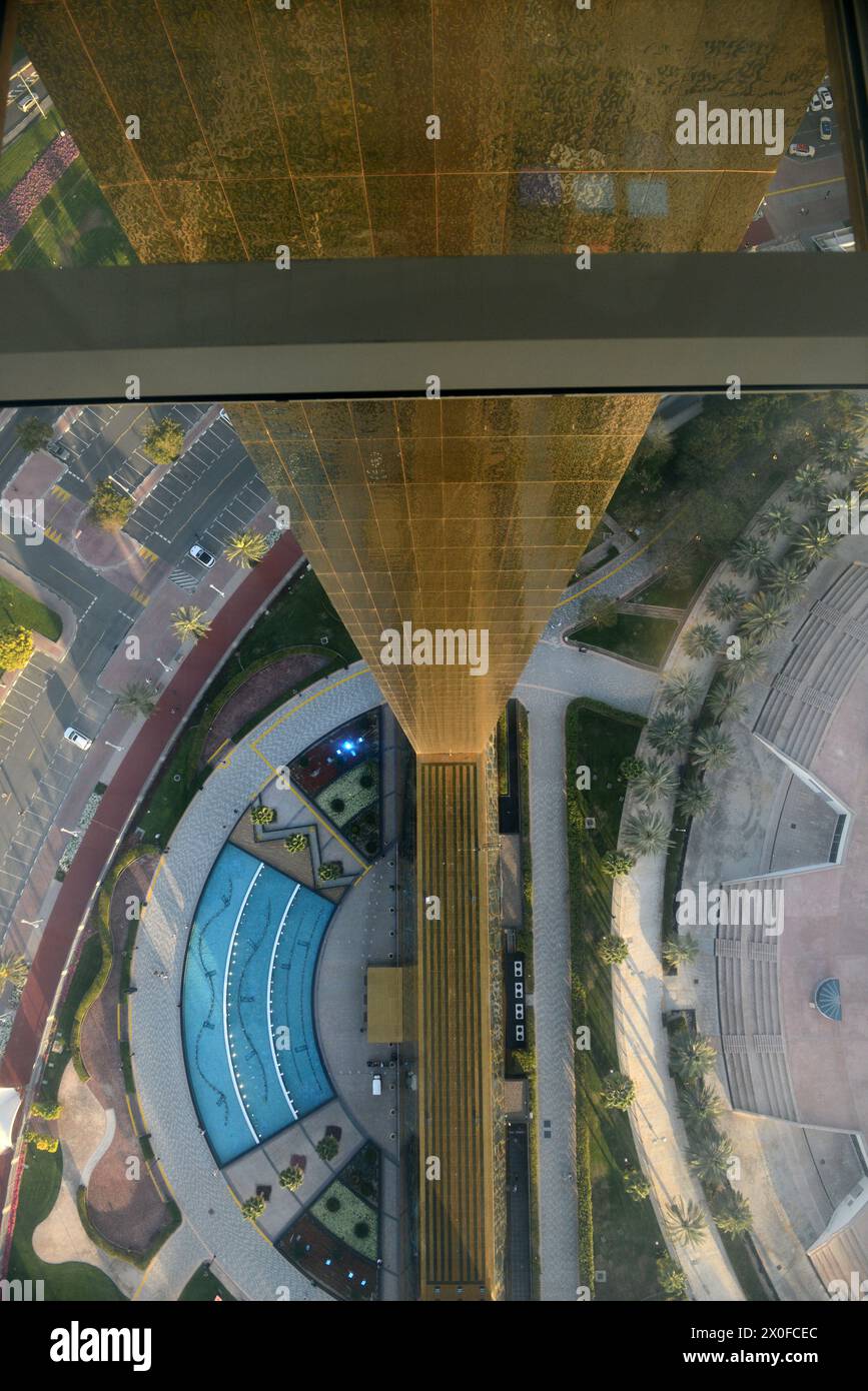 Vue sur l'emblématique bâtiment Dubai Frame à Dubaï, aux Émirats arabes Unis. Banque D'Images
