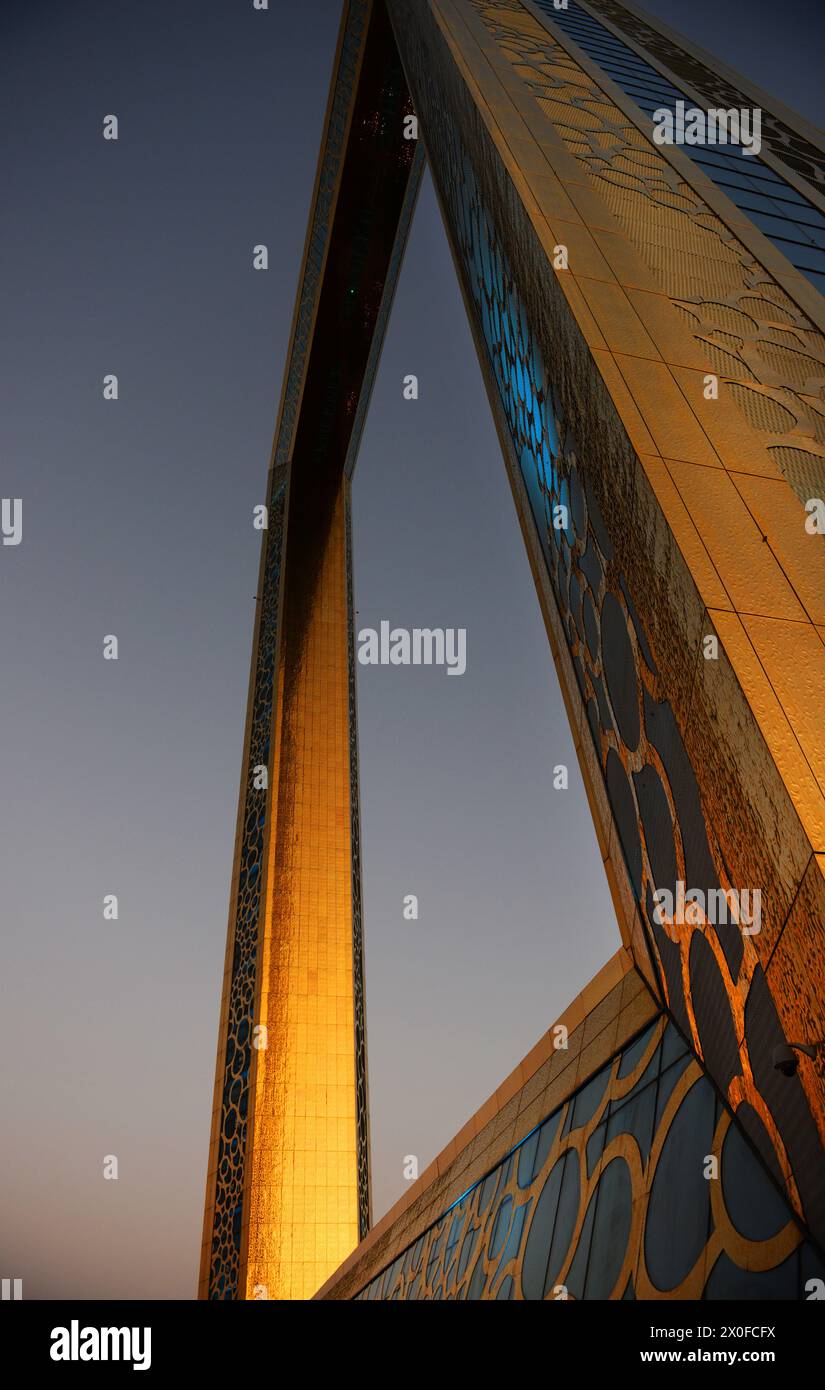 L'emblématique bâtiment Dubai Frame à Dubaï, Émirats arabes Unis. Banque D'Images