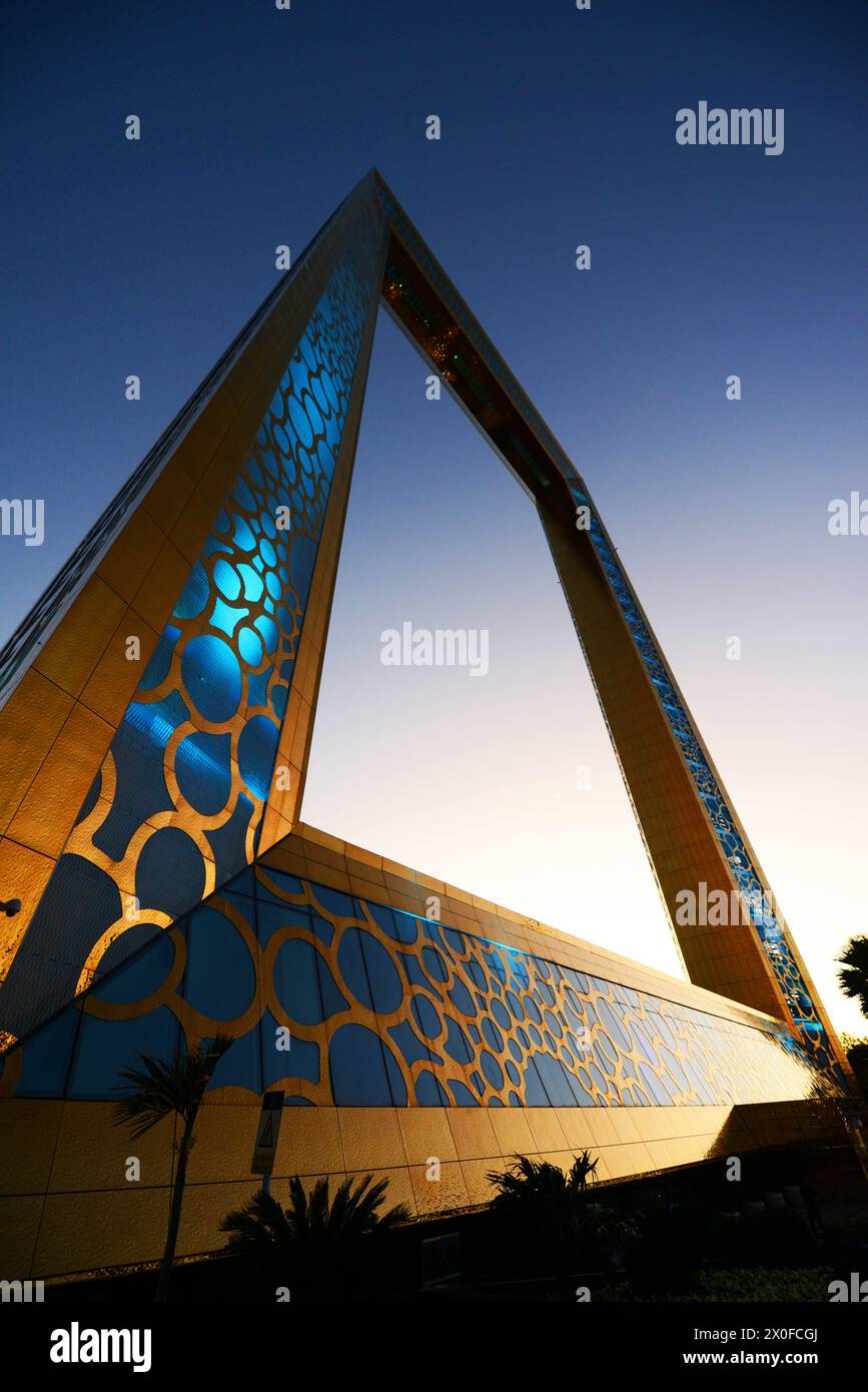L'emblématique bâtiment Dubai Frame à Dubaï, Émirats arabes Unis. Banque D'Images