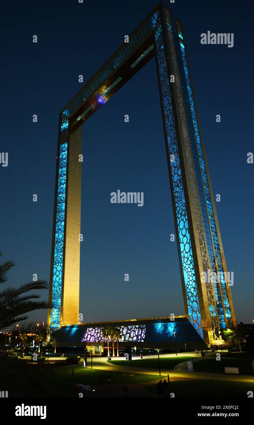 L'emblématique bâtiment Dubai Frame à Dubaï, Émirats arabes Unis. Banque D'Images