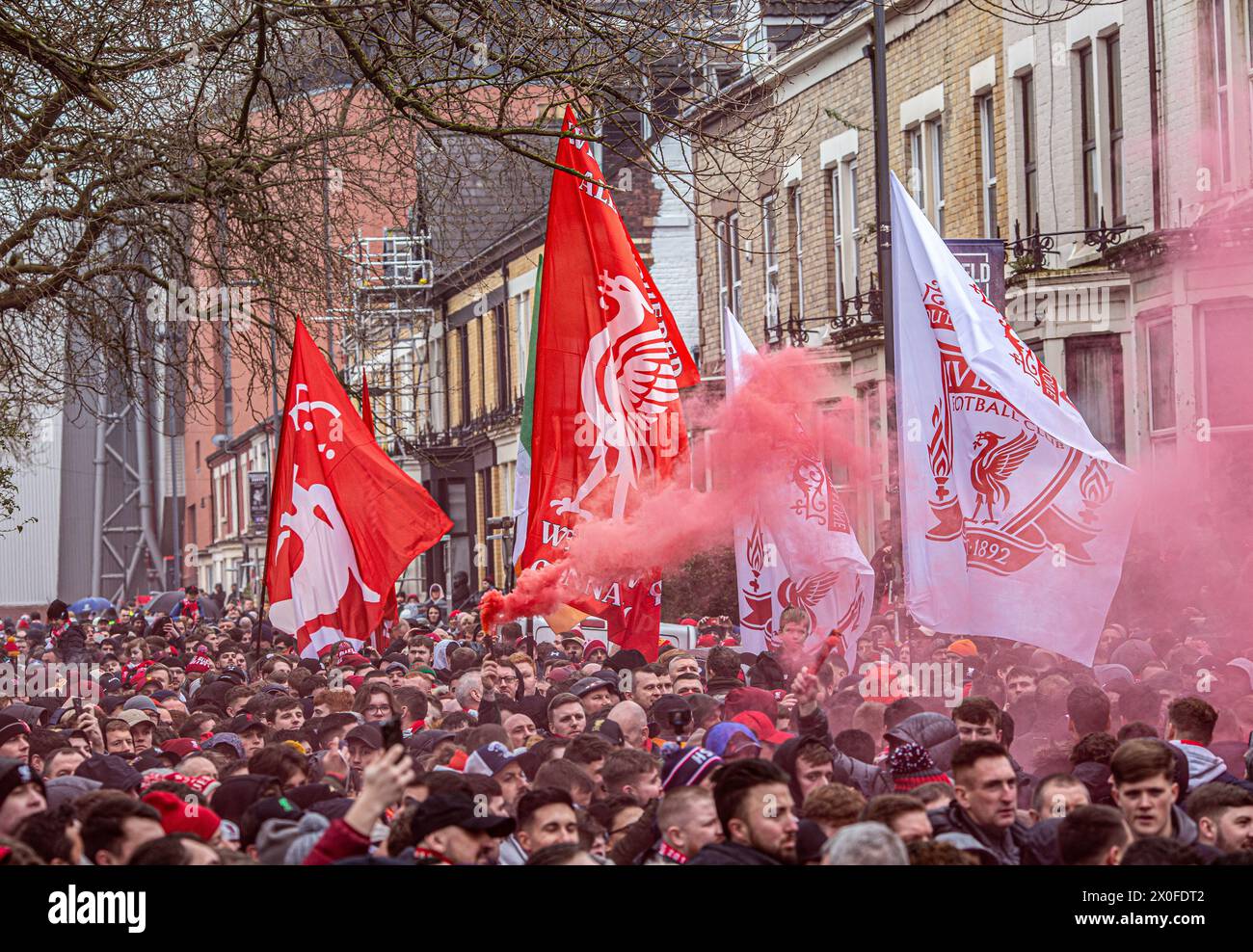 Les fans de Liverpool célèbrent à Anfield Banque D'Images