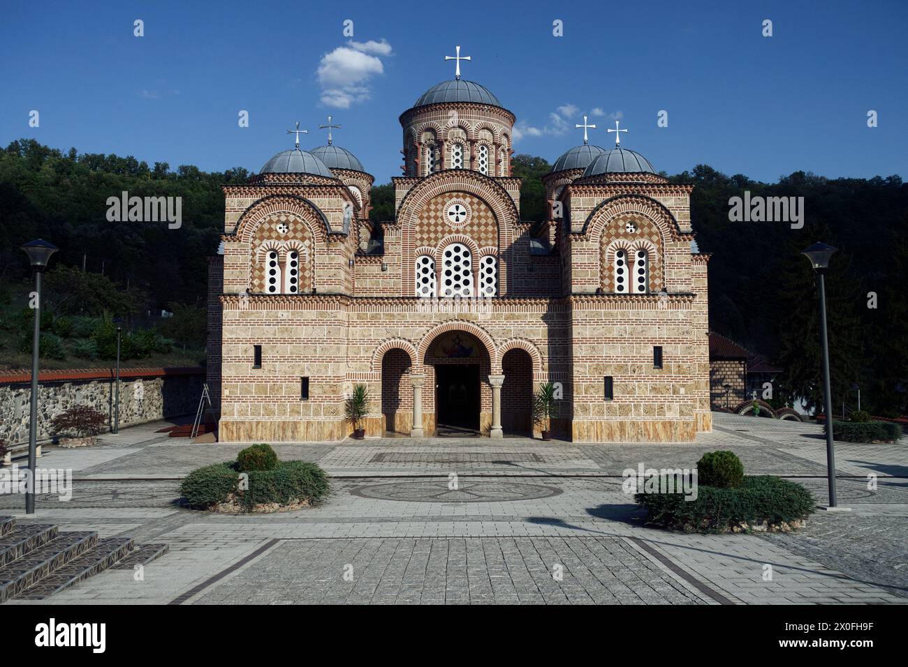 Église vue de face de chacun Archange Michel et Gabriel au monastère de Celije, Valjevo, Serbie Banque D'Images