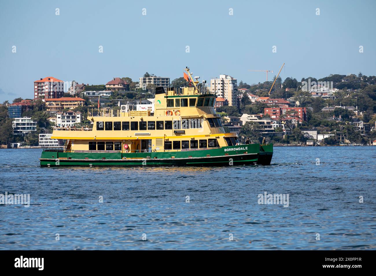 Port de Sydney et ferry de Sydney MV Borrowdale, un ferry de première classe de flotte, assure un service de transport public entre les quais de ferry dans le port de Sydney Banque D'Images