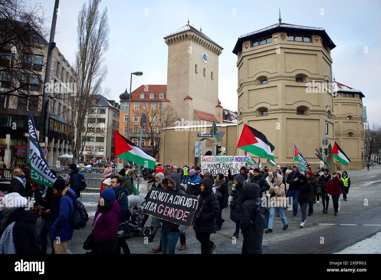 Munich, le 13 janvier 2024. Démo pro-Palestine où des centaines de personnes ont participé avec le slogan « cessez-le-feu maintenant » à Gaza Stripe. Banque D'Images