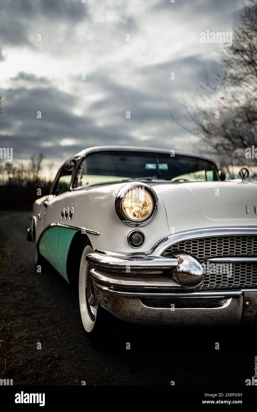 Buick special riviera Banque de photographies et d’images à haute ...
