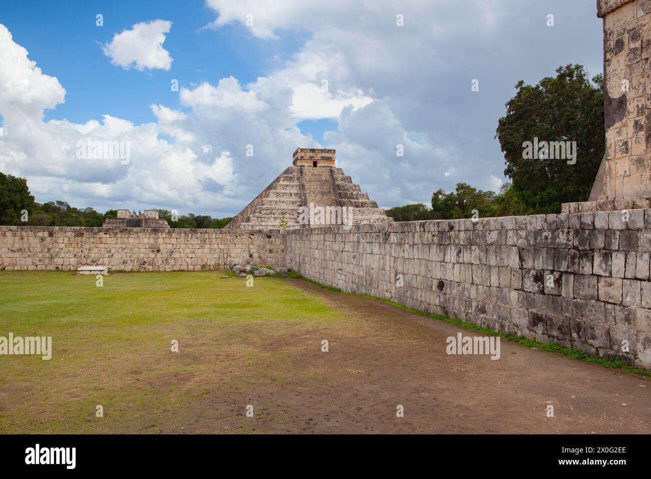 Le Grand Ball court avec El Castillo et le Temple des guerriers Banque D'Images