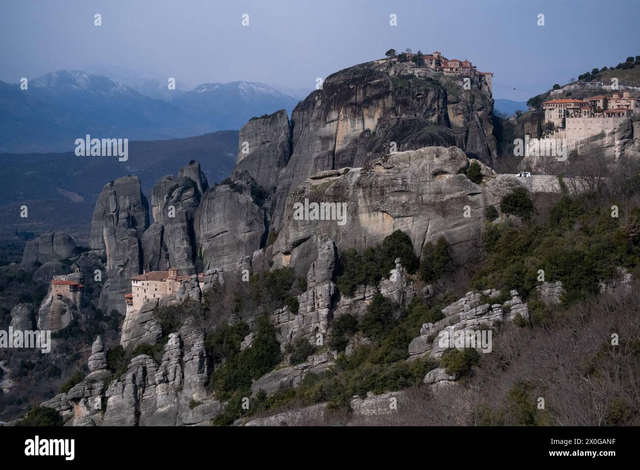 Monastères des Météores, une formation géologique du nord de la Grèce, dans le district régional de Trikala, Thessalie, dans la vallée de Penee, le 7 février 20 Banque D'Images